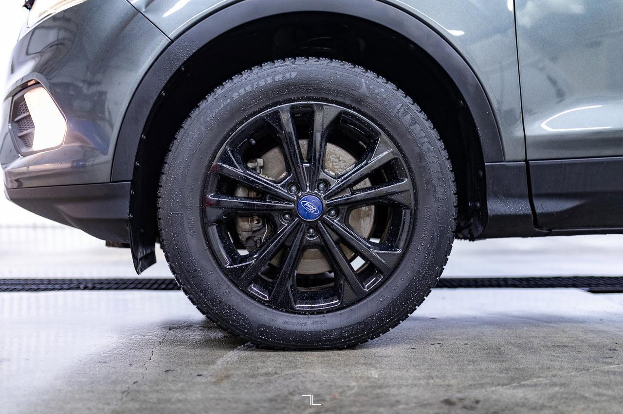 2017 Ford Escape AWD SE BCam Red Deer AB