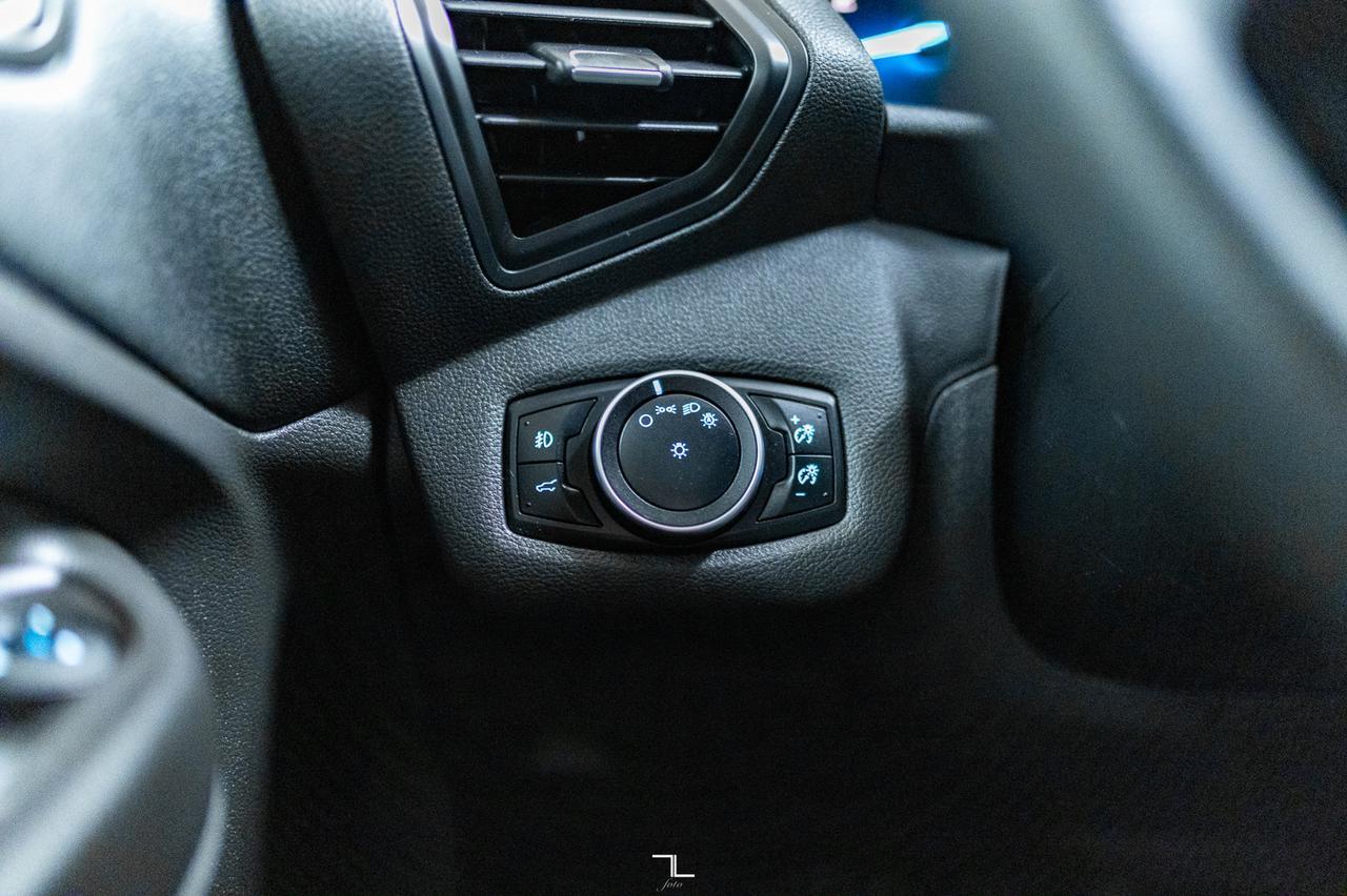 2017 Ford Escape AWD SE BCam Red Deer AB