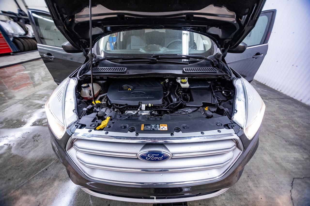 2017 Ford Escape AWD SE BCam Red Deer AB