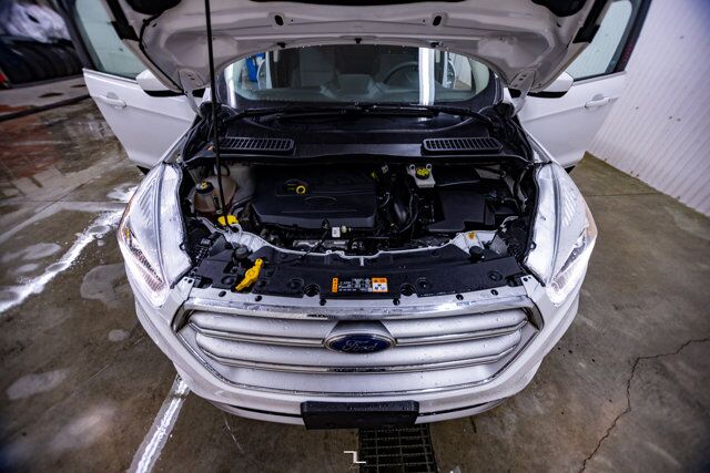 2017 Ford Escape AWD SE BCam Red Deer AB