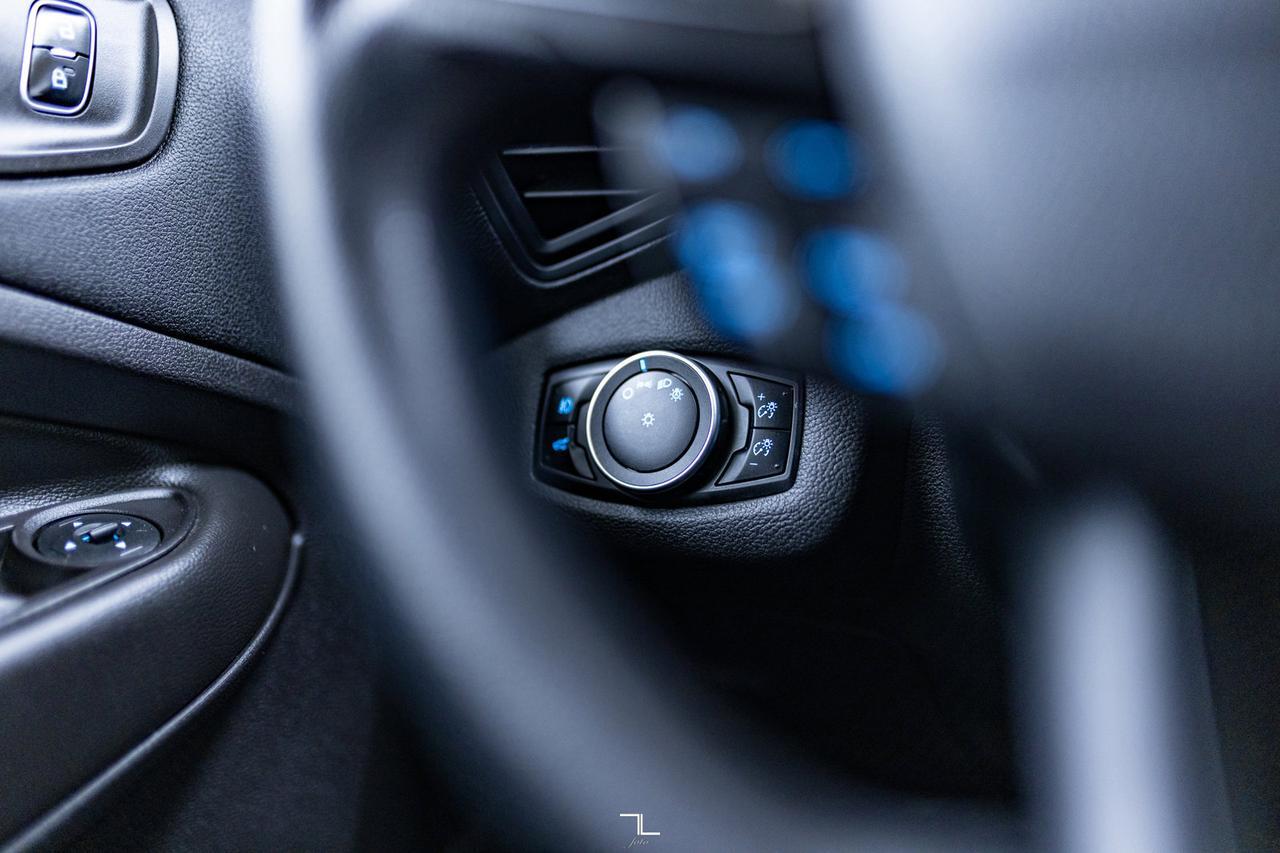 2017 Ford Escape AWD SE BCam Red Deer AB