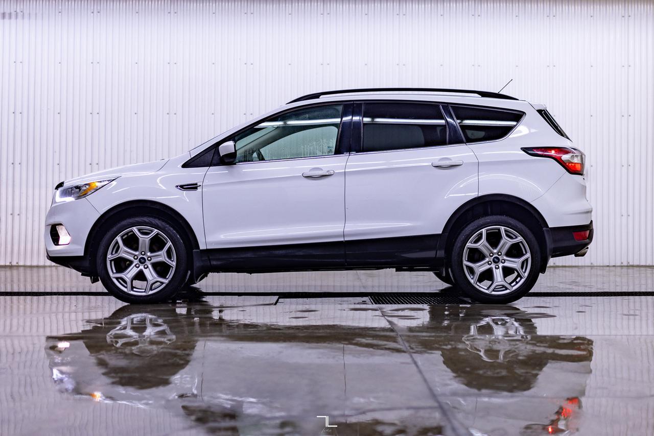 2017 Ford Escape AWD SE BCam Red Deer AB