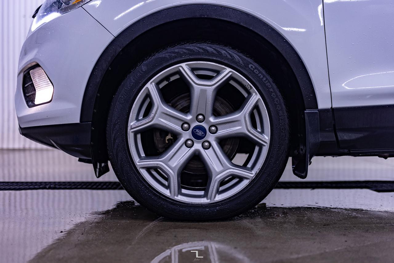 2017 Ford Escape AWD SE BCam Red Deer AB