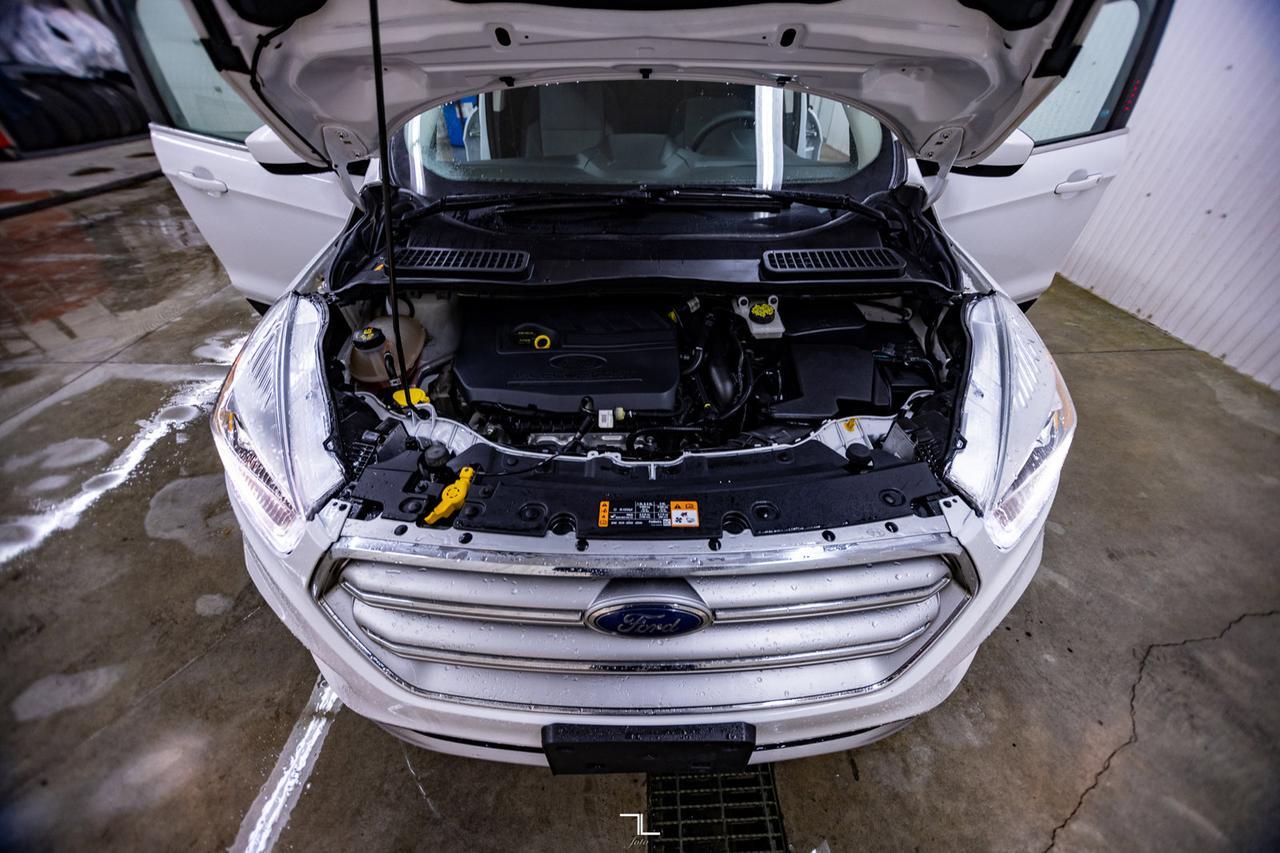 2017 Ford Escape AWD SE BCam Red Deer AB