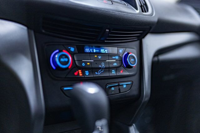 2017 Ford Escape AWD SE BCam Red Deer AB