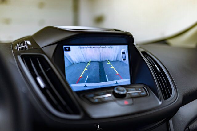 2017 Ford Escape AWD SE BCam Red Deer AB