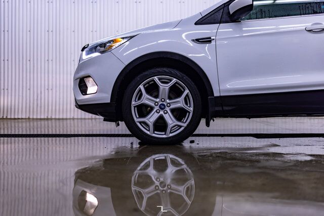 2017 Ford Escape AWD SE BCam Red Deer AB