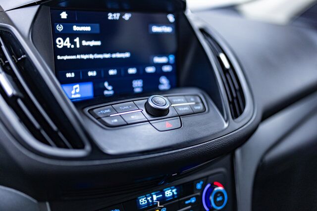 2017 Ford Escape AWD SE BCam Red Deer AB