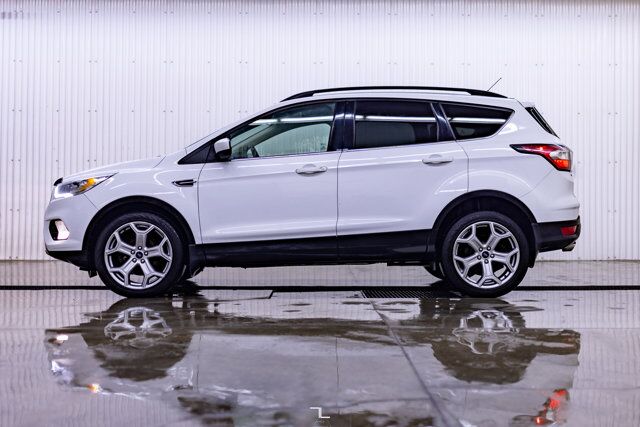 2017 Ford Escape AWD SE BCam Red Deer AB