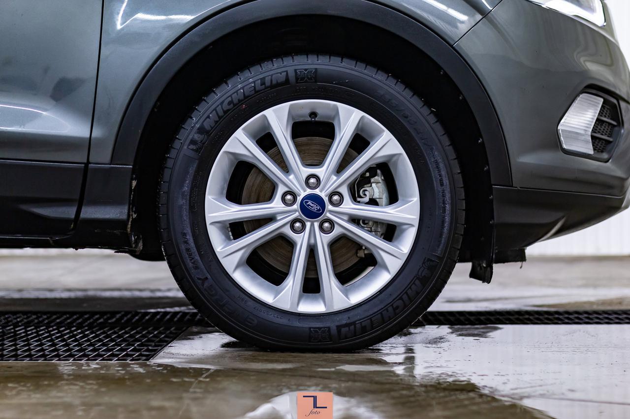 2017 Ford Escape AWD SE BCam Red Deer AB