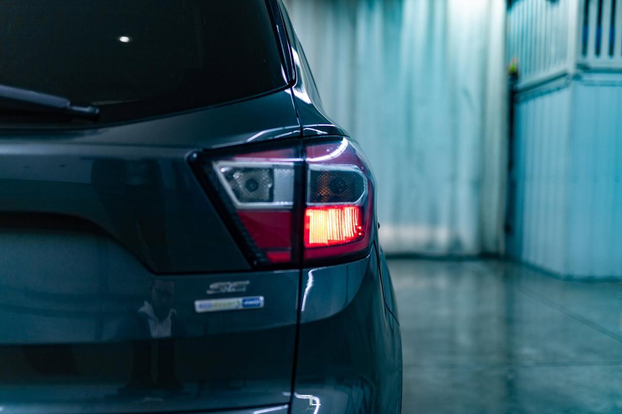 2017 Ford Escape AWD SE Leather BCam Red Deer AB