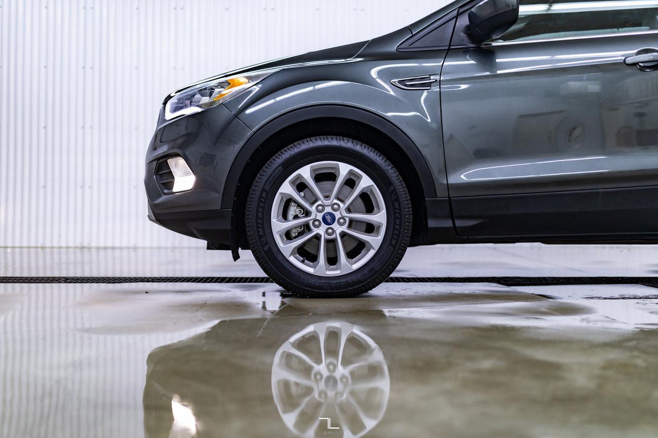 2017 Ford Escape AWD SE Leather BCam Red Deer AB