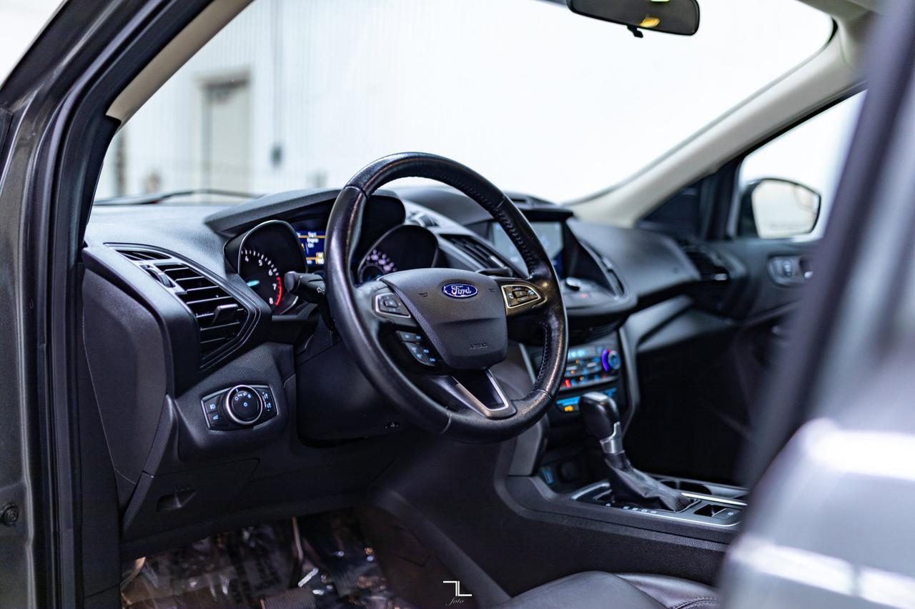 2017 Ford Escape AWD SE Leather BCam Red Deer AB