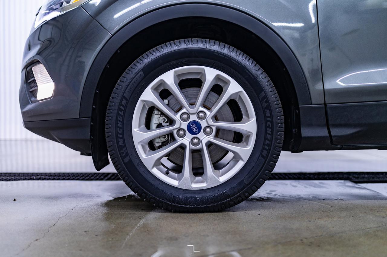 2017 Ford Escape AWD SE Leather BCam Red Deer AB