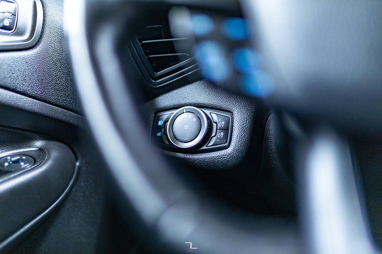 2017 Ford Escape AWD SE Leather BCam Red Deer AB