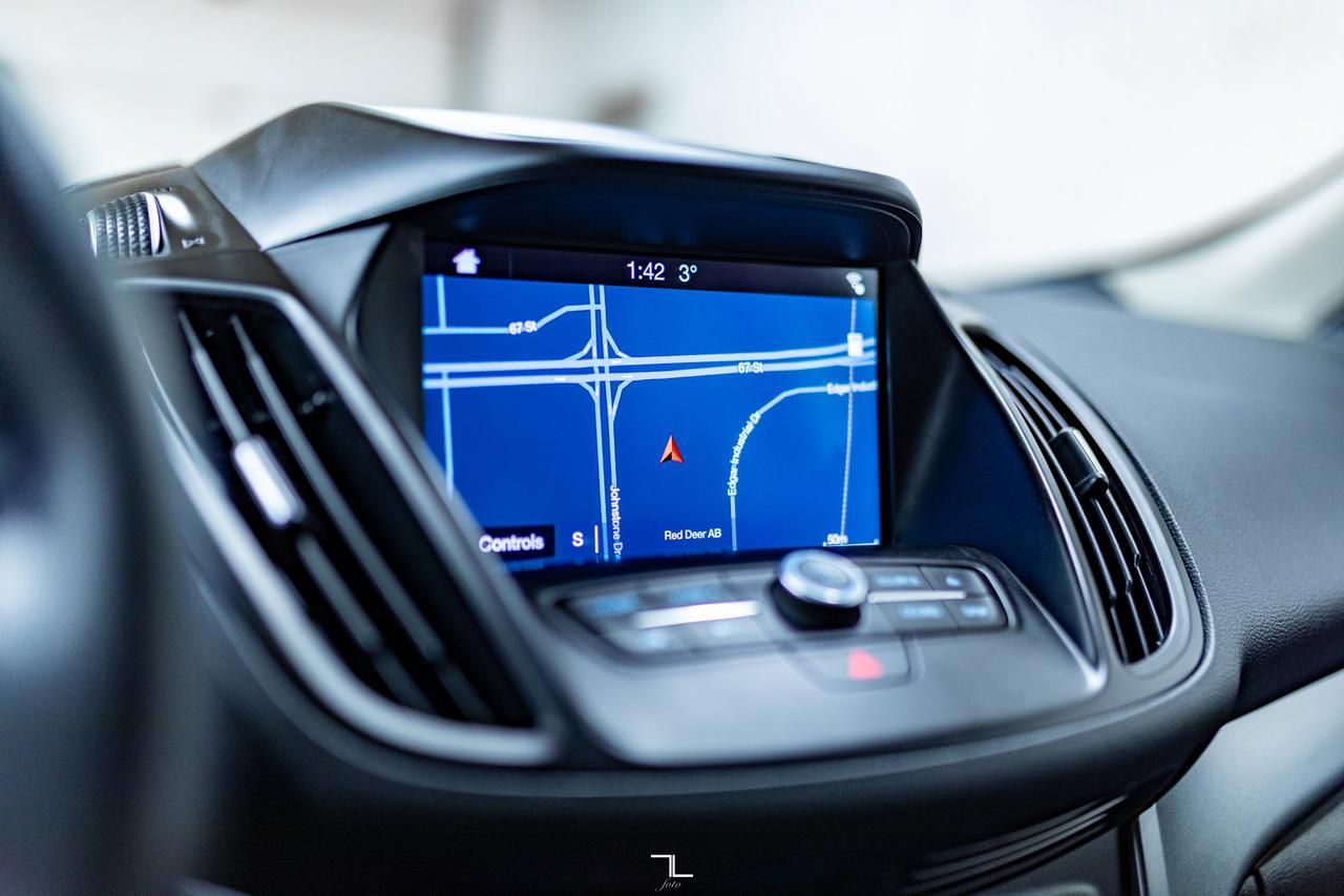 2017 Ford Escape AWD SE Leather Nav BCam Red Deer AB