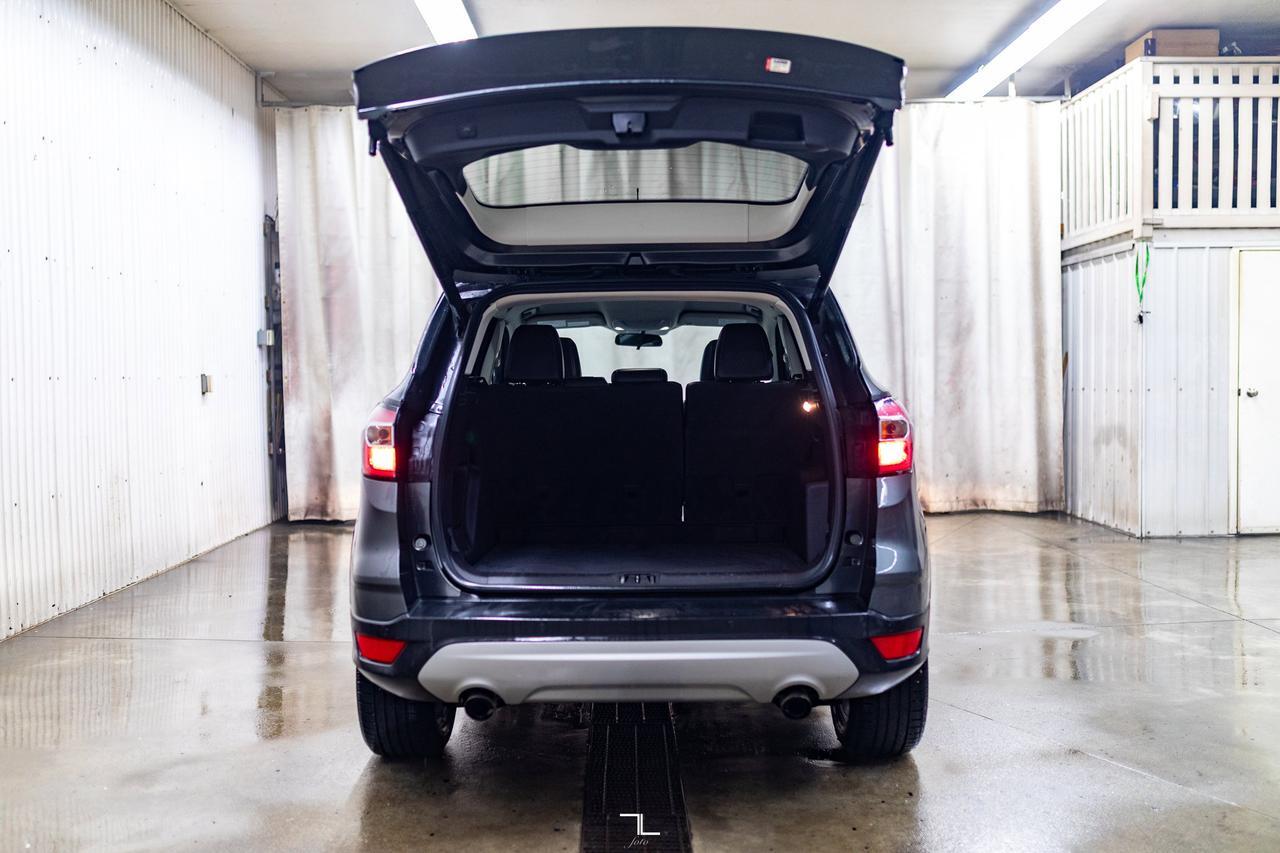 2017 Ford Escape AWD SE Leather Nav BCam Red Deer AB