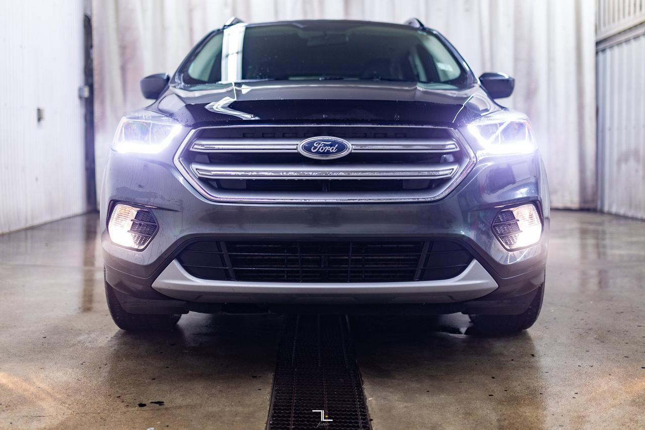 2017 Ford Escape AWD SE Leather Nav BCam Red Deer AB
