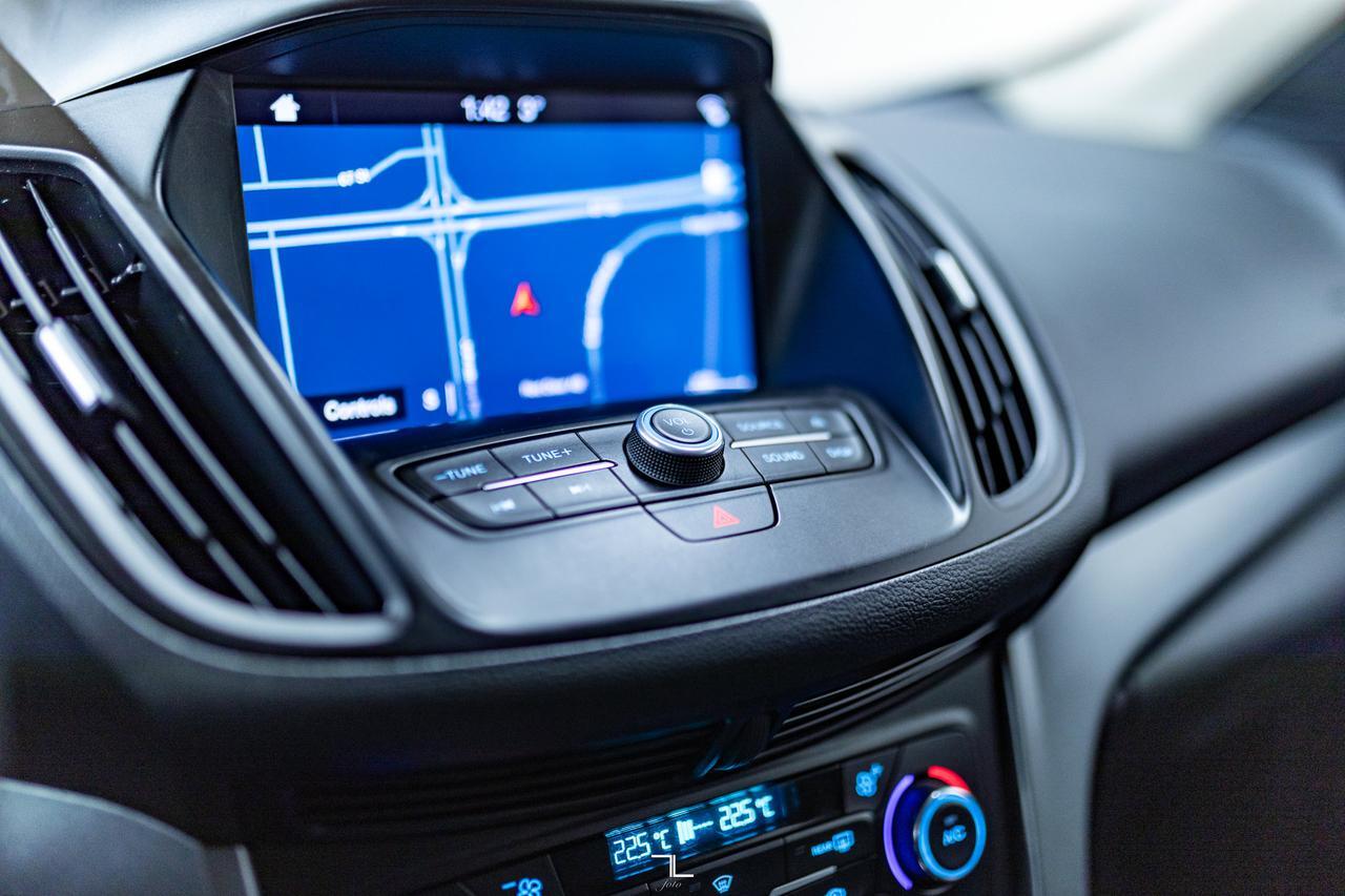 2017 Ford Escape AWD SE Leather Nav BCam Red Deer AB