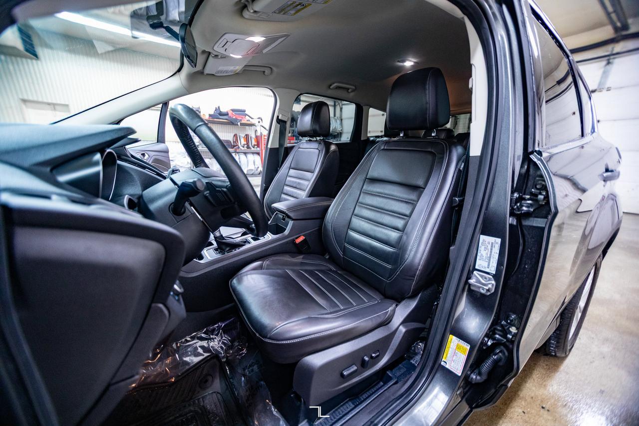 2017 Ford Escape AWD SE Leather Nav BCam Red Deer AB