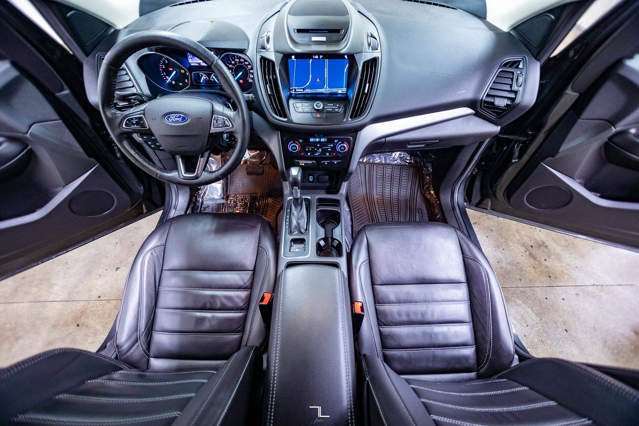 2017 Ford Escape AWD SE Leather Nav BCam Red Deer AB