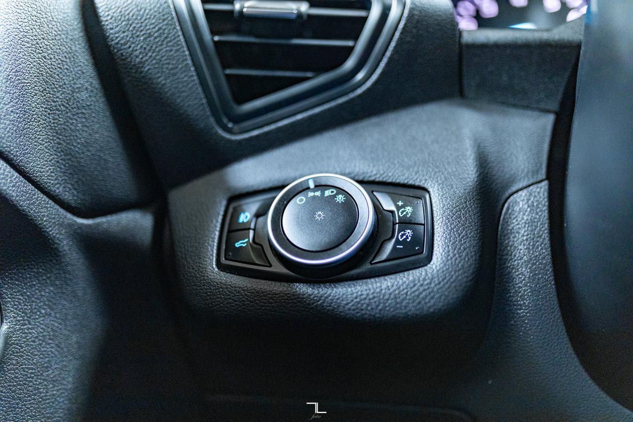 2017 Ford Escape AWD SE Leather Nav BCam Red Deer AB