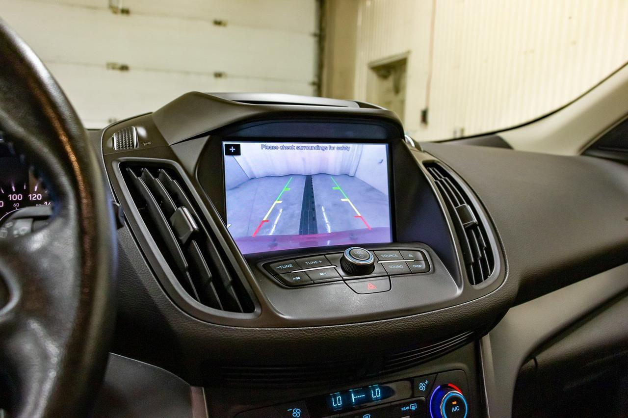 2017 Ford Escape AWD SE Leather Nav BCam Red Deer AB