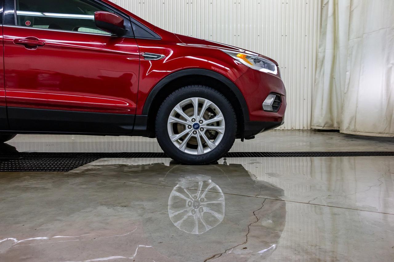 2017 Ford Escape AWD SE Leather Nav BCam Red Deer AB