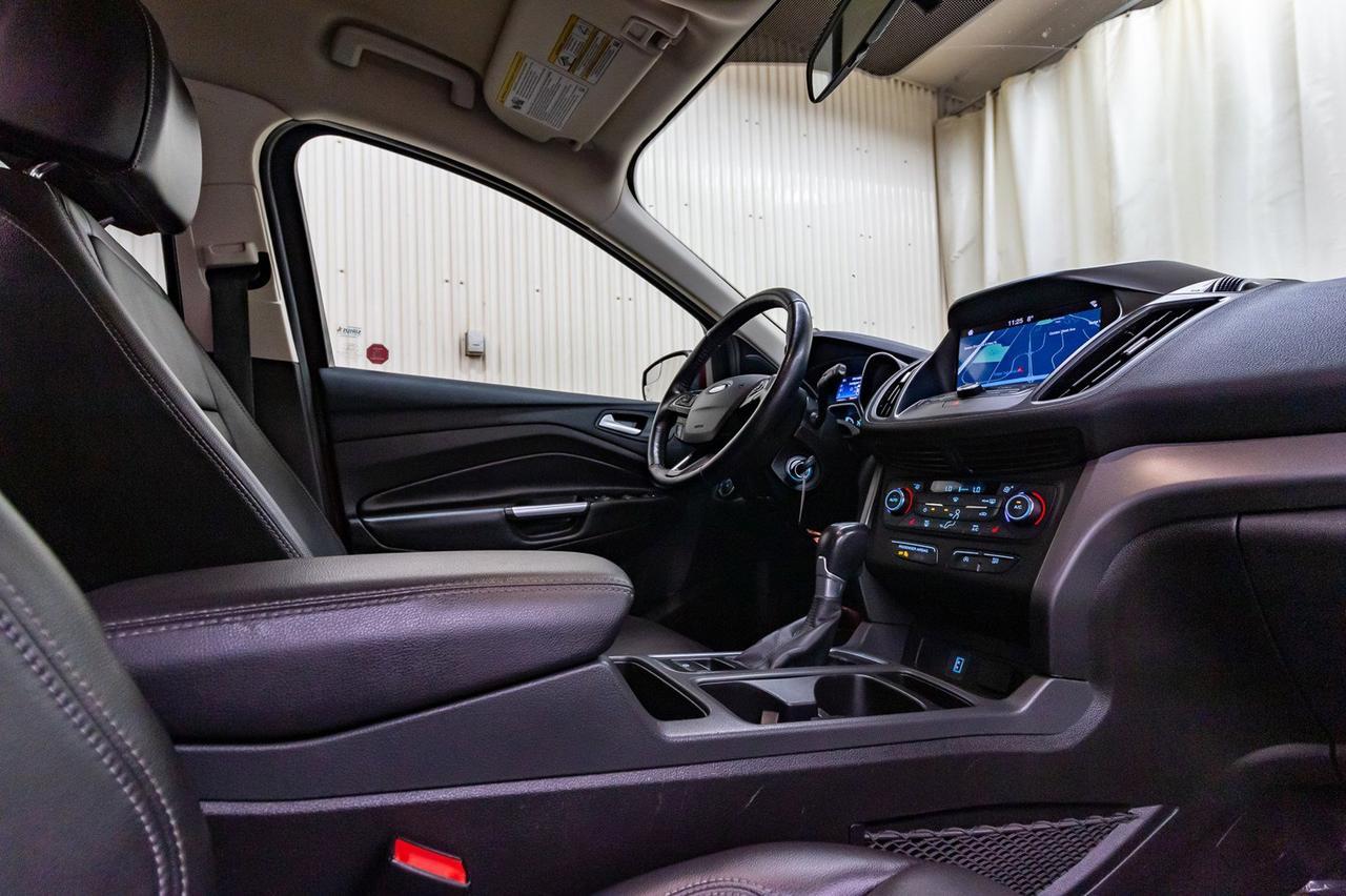 2017 Ford Escape AWD SE Leather Nav BCam Red Deer AB