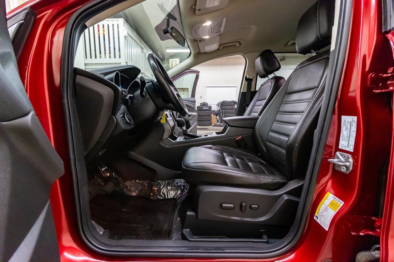 2017 Ford Escape AWD SE Leather Nav BCam Red Deer AB