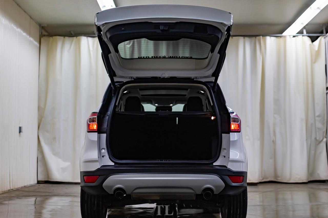 2017 Ford Escape AWD SE Leather Roof Nav BCam Red Deer AB