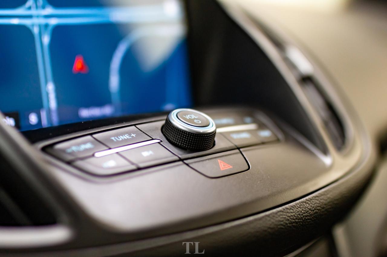 2017 Ford Escape AWD SE Leather Roof Nav BCam Red Deer AB