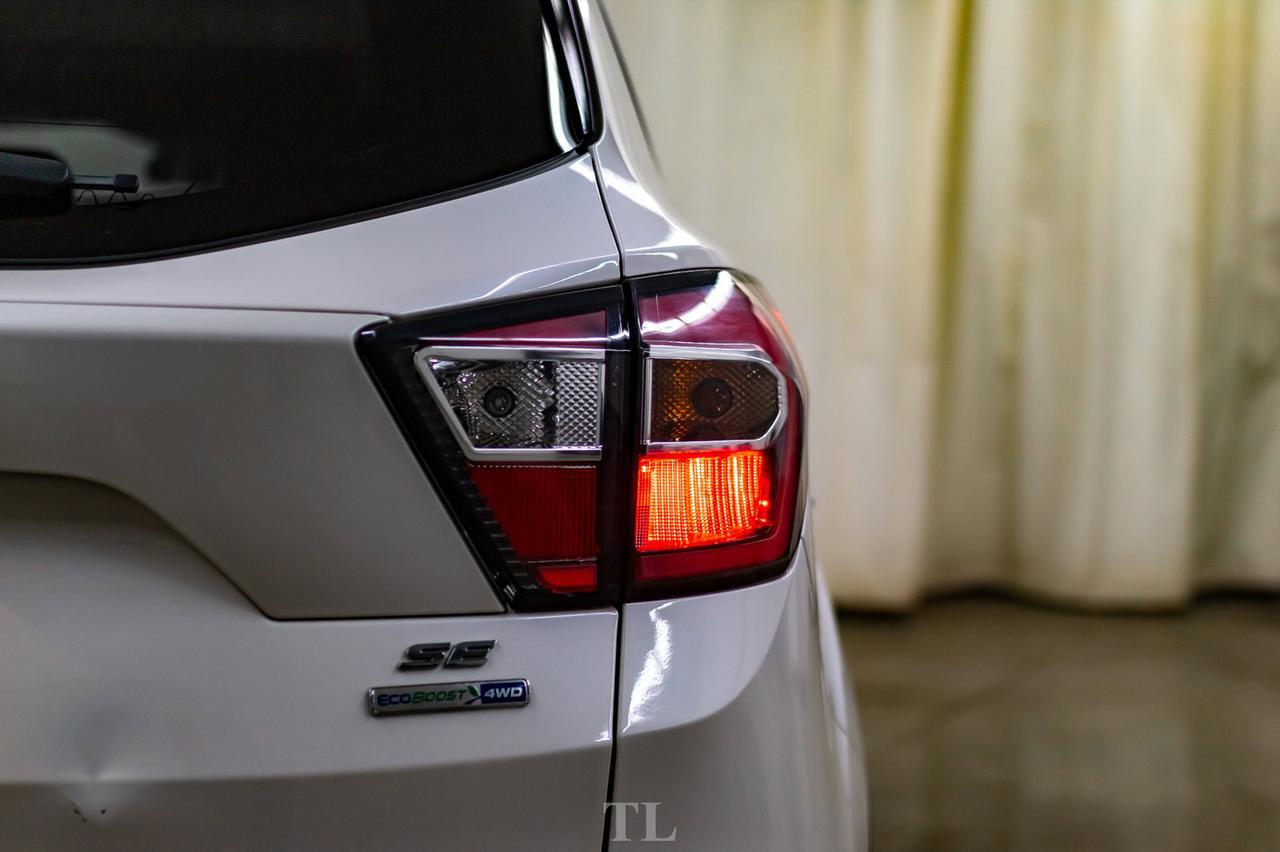 2017 Ford Escape AWD SE Leather Roof Nav BCam Red Deer AB