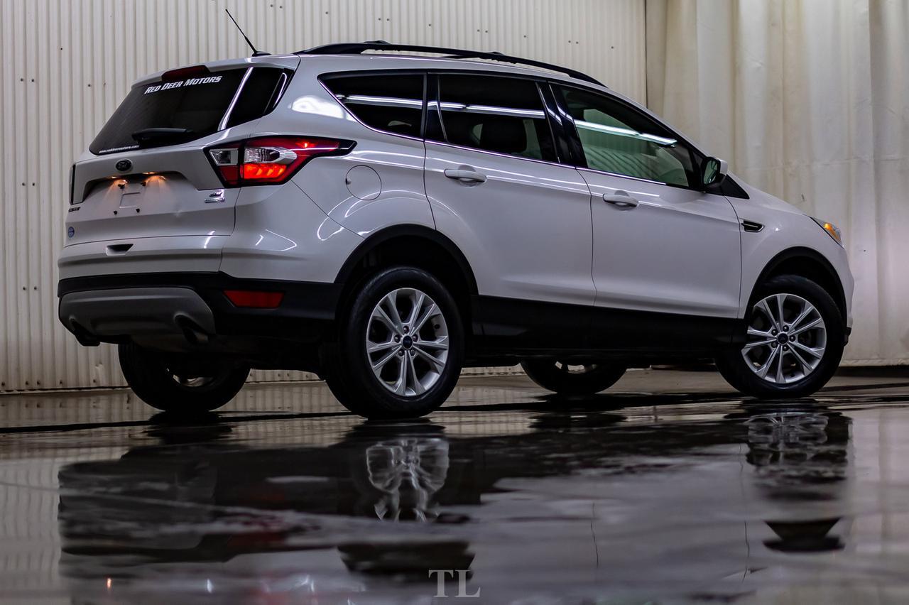 2017 Ford Escape AWD SE Leather Roof Nav BCam Red Deer AB