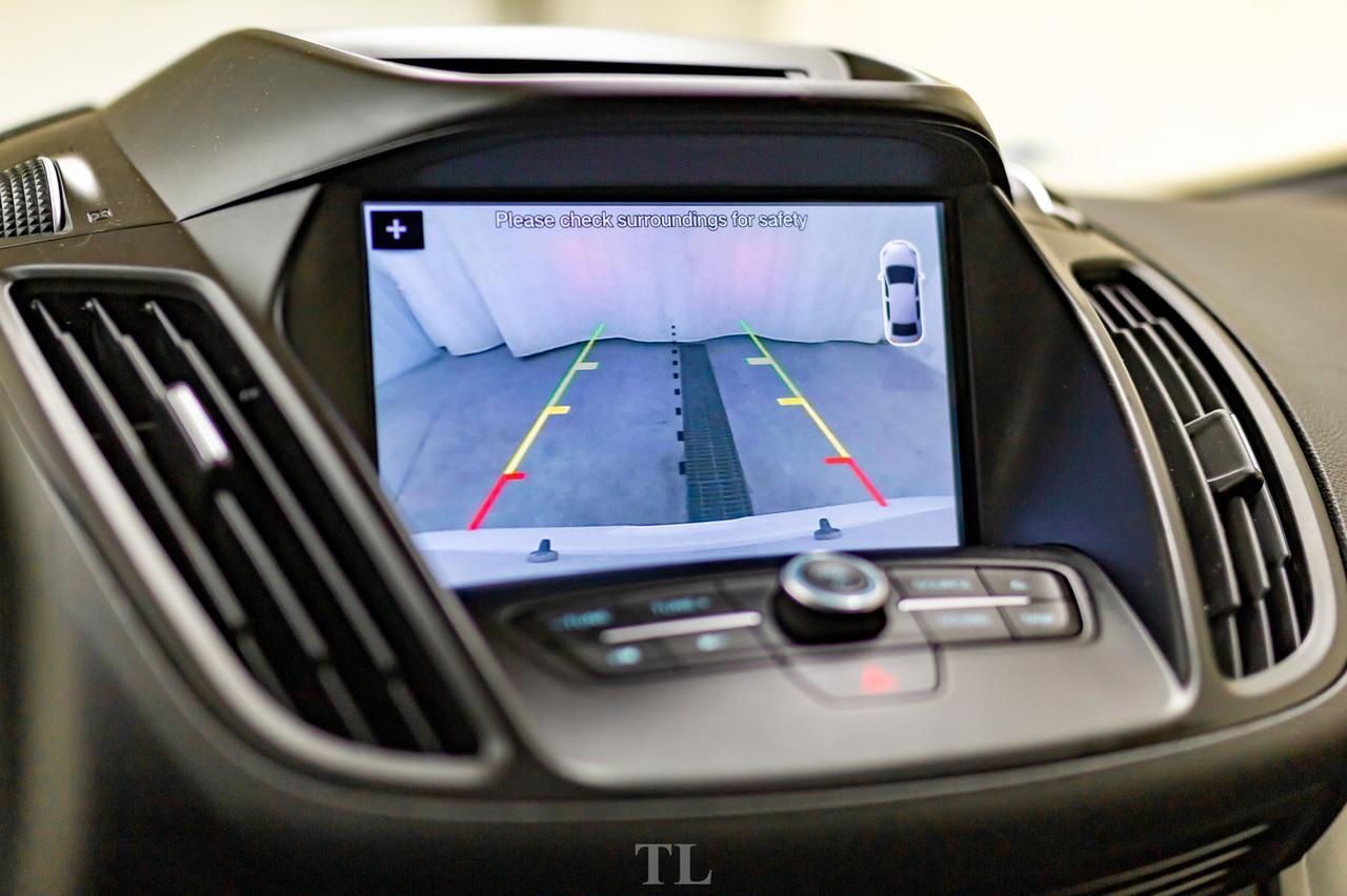 2017 Ford Escape AWD SE Leather Roof Nav BCam Red Deer AB