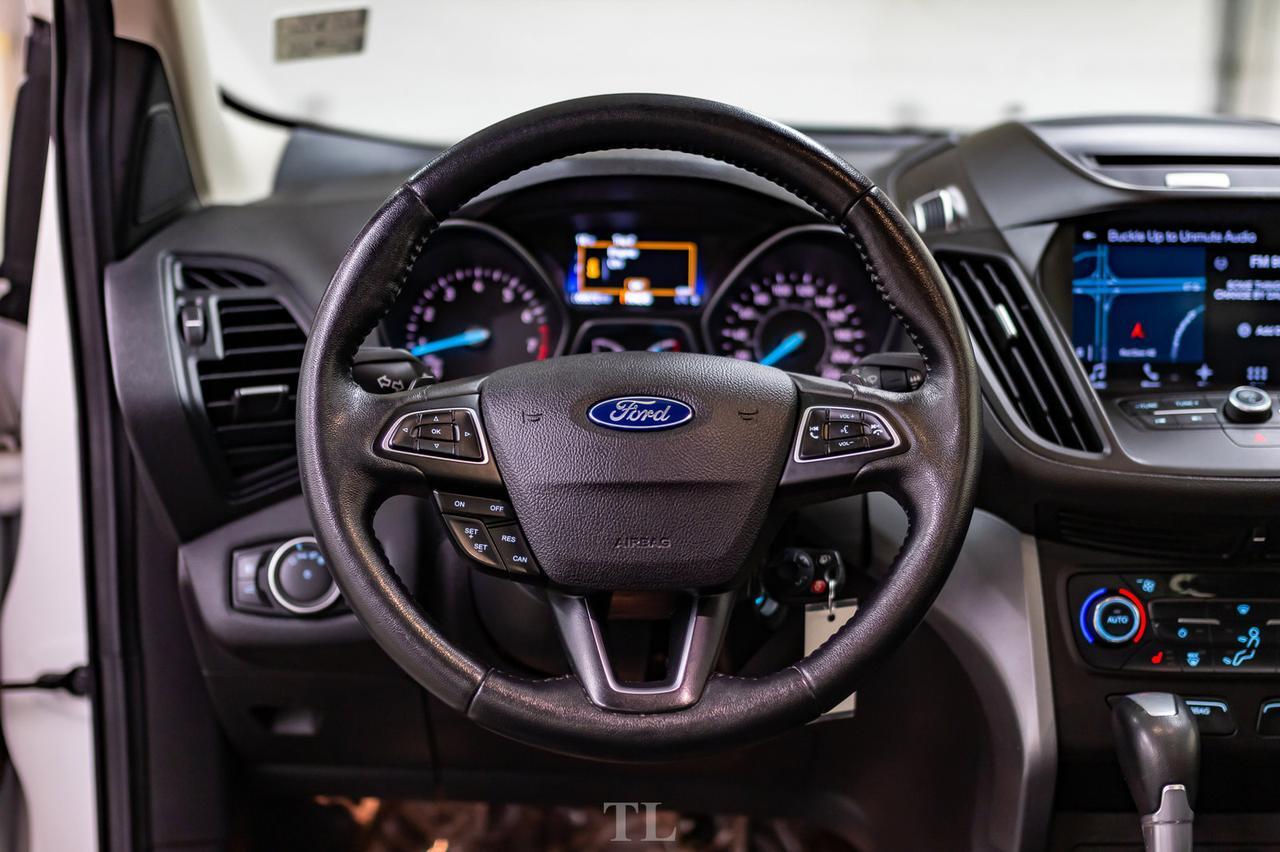 2017 Ford Escape AWD SE Leather Roof Nav BCam Red Deer AB