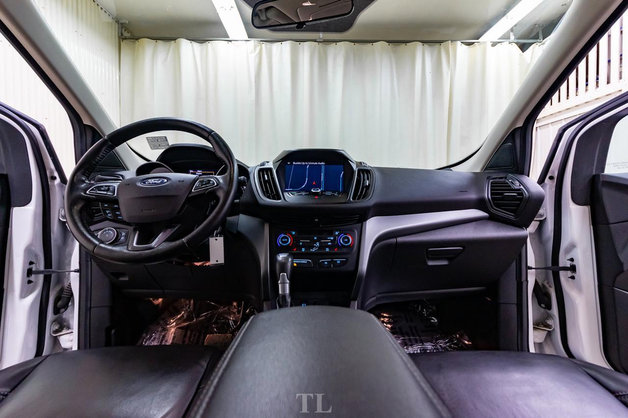 2017 Ford Escape AWD SE Leather Roof Nav BCam Red Deer AB