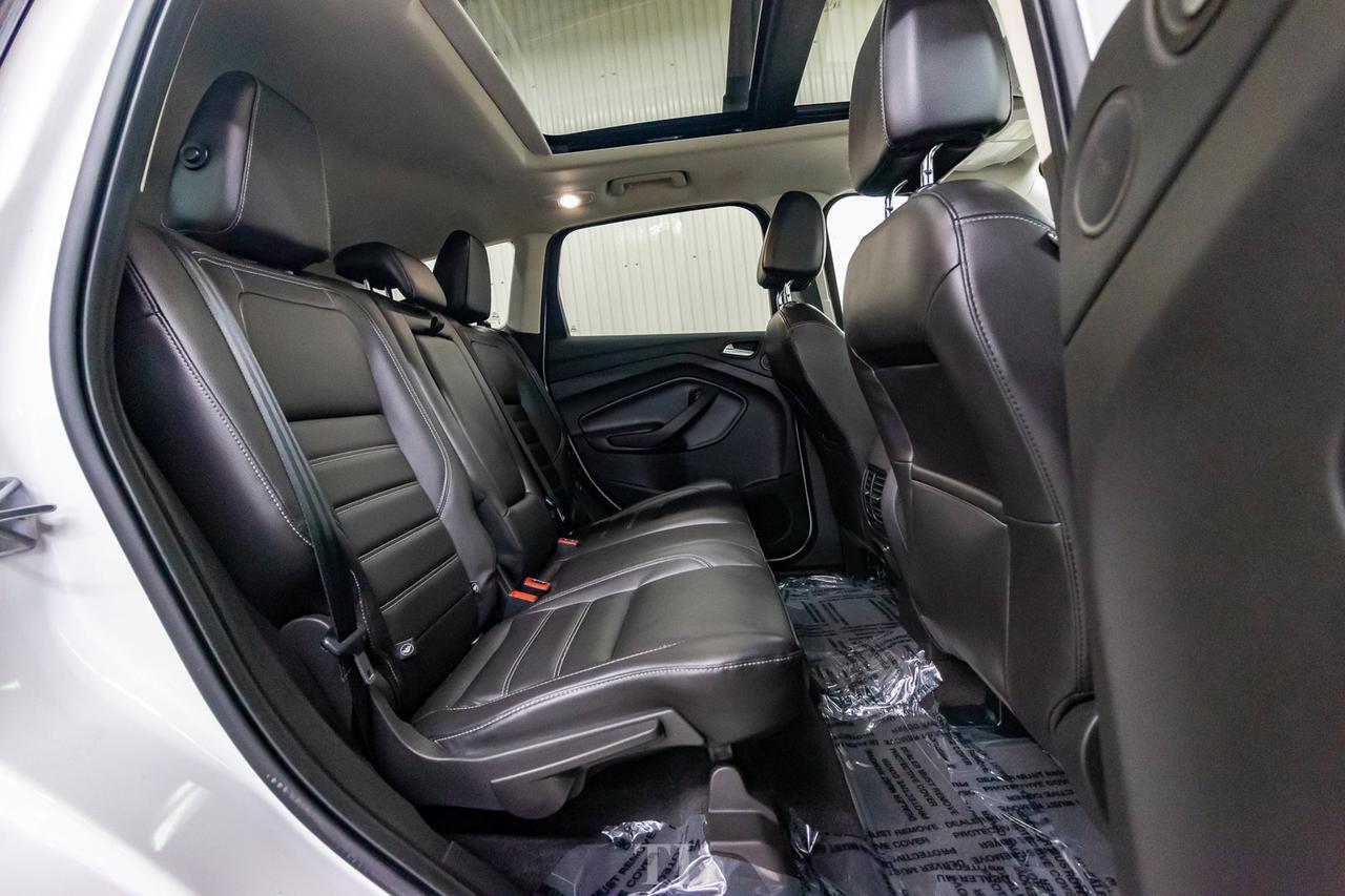 2017 Ford Escape AWD SE Leather Roof Nav BCam Red Deer AB