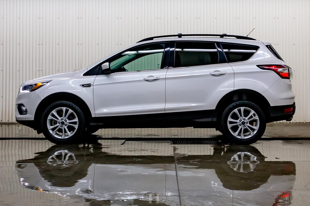 2017 Ford Escape AWD SE Leather Roof Nav BCam Red Deer AB