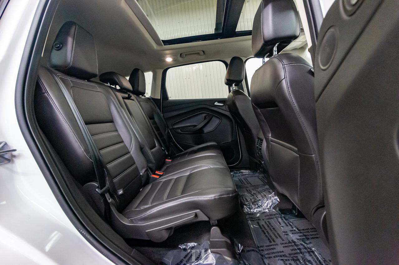 2017 Ford Escape AWD SE Leather Roof Nav BCam Red Deer AB