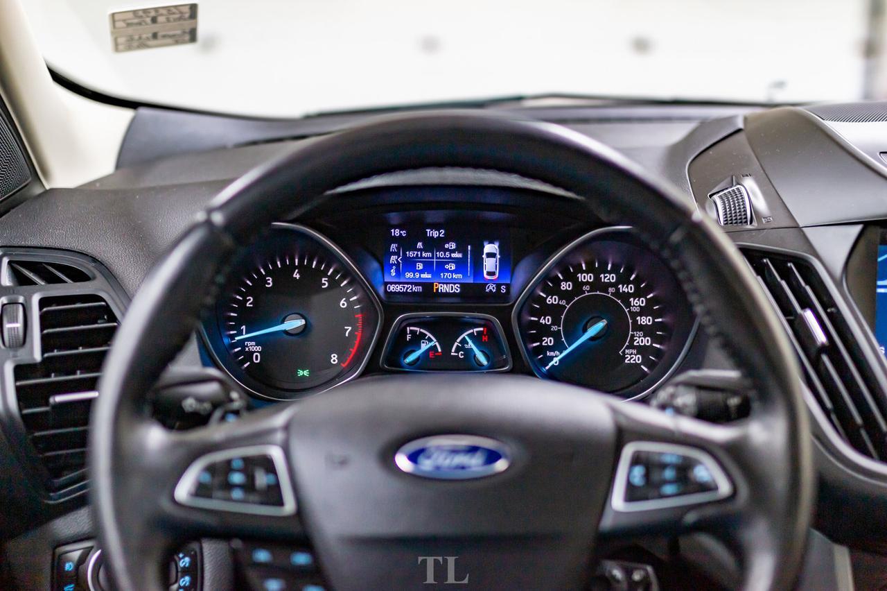 2017 Ford Escape AWD SE Leather Roof Nav BCam Red Deer AB