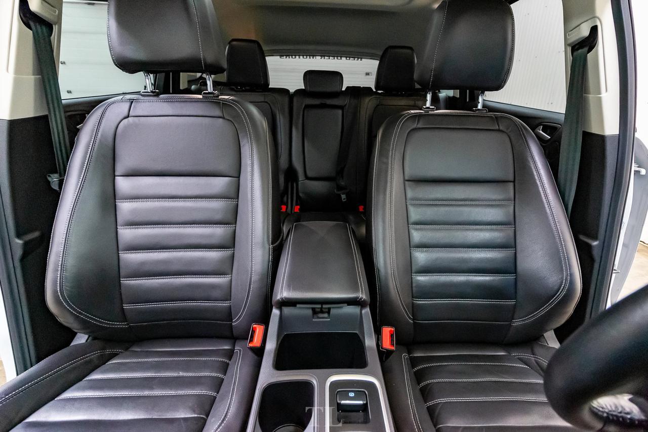 2017 Ford Escape AWD SE Leather Roof Nav BCam Red Deer AB