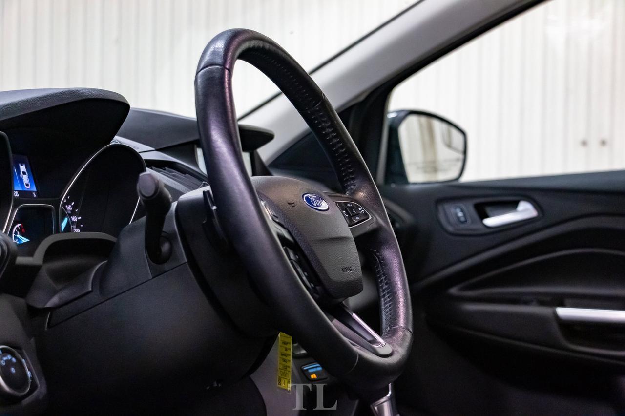 2017 Ford Escape AWD SE Leather Roof Nav Red Deer AB