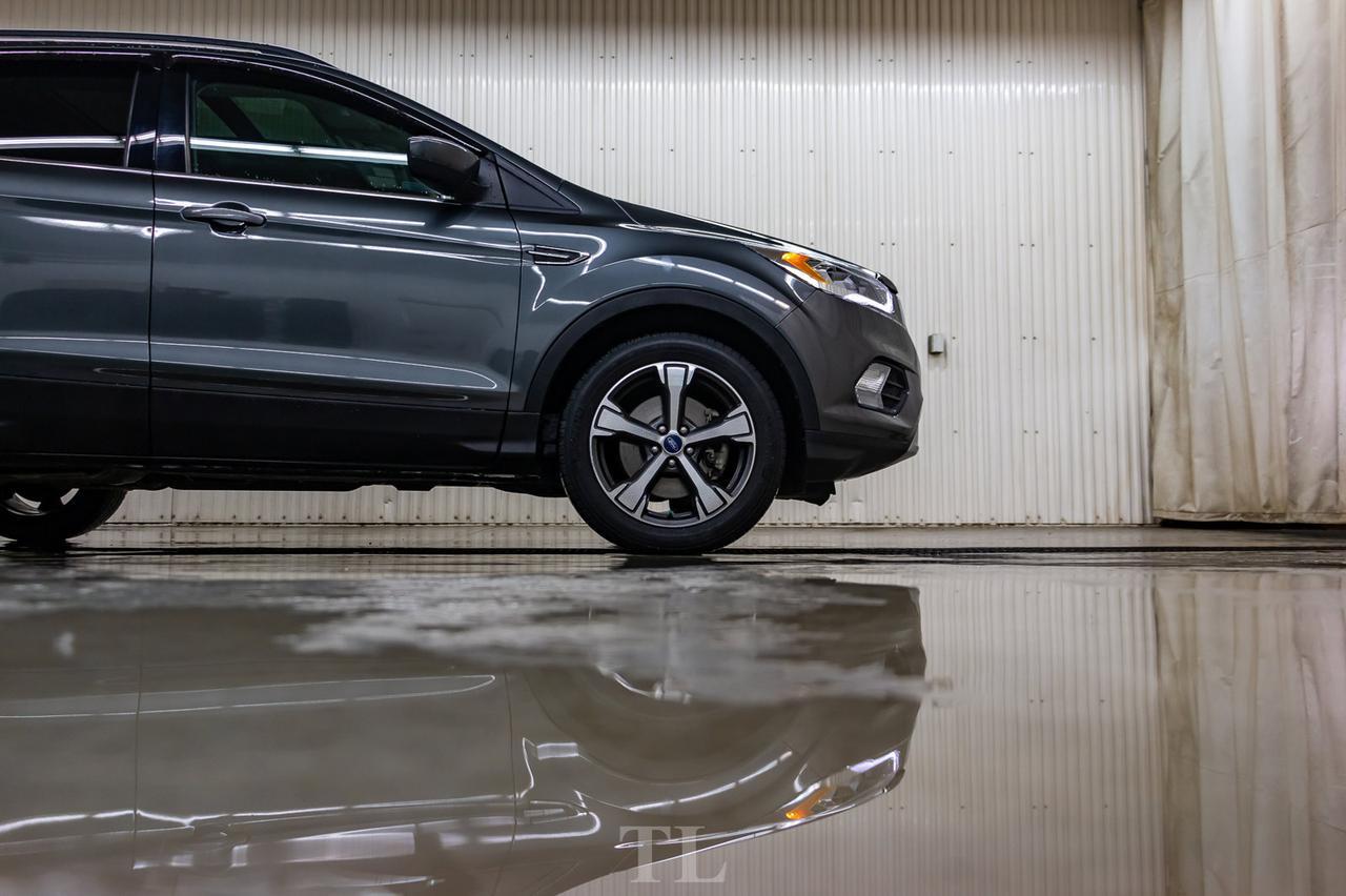 2017 Ford Escape AWD SE Leather Roof Nav Red Deer AB