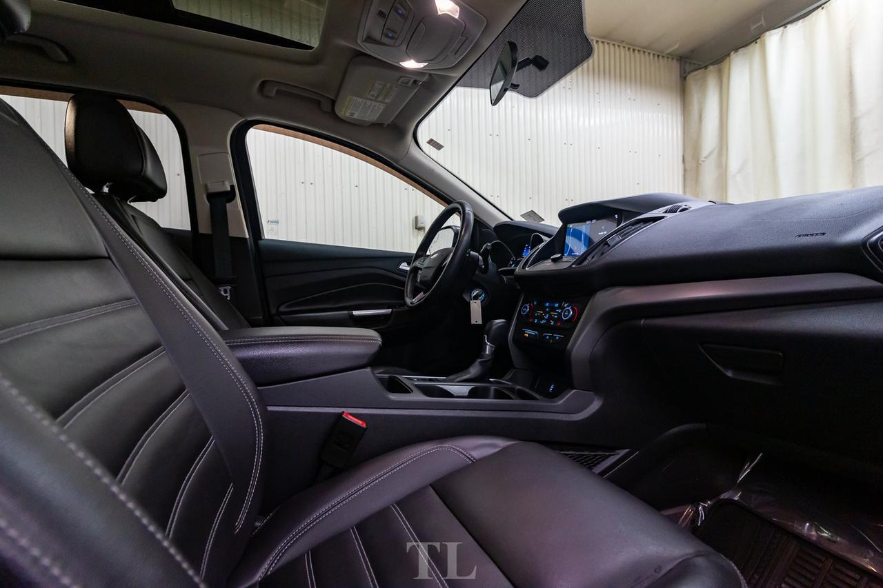 2017 Ford Escape AWD SE Leather Roof Nav Red Deer AB