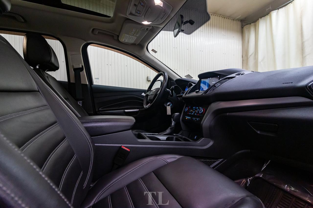 2017 Ford Escape AWD SE Leather Roof Nav Red Deer AB