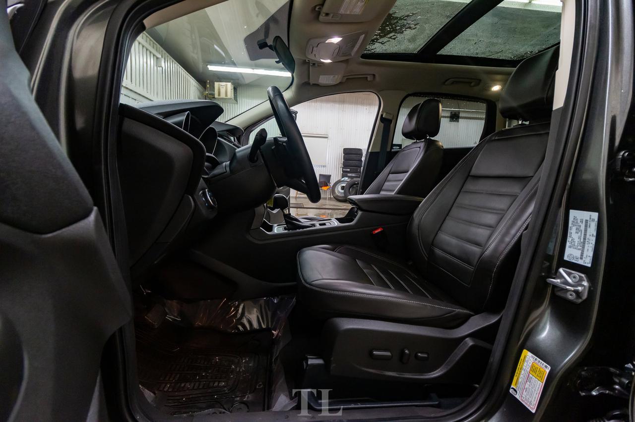 2017 Ford Escape AWD SE Leather Roof Nav Red Deer AB