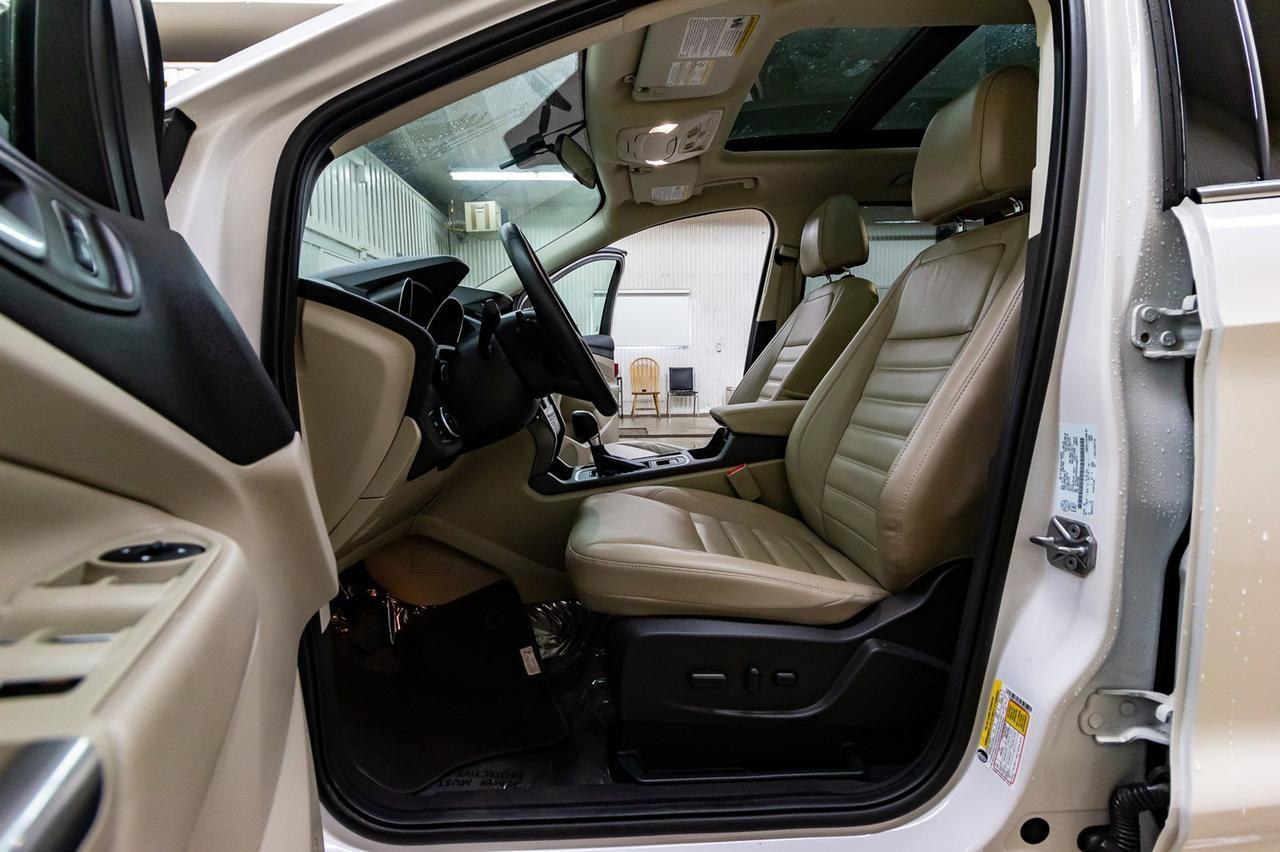 2017 Ford Escape AWD SE Leather Roof Nav Red Deer AB