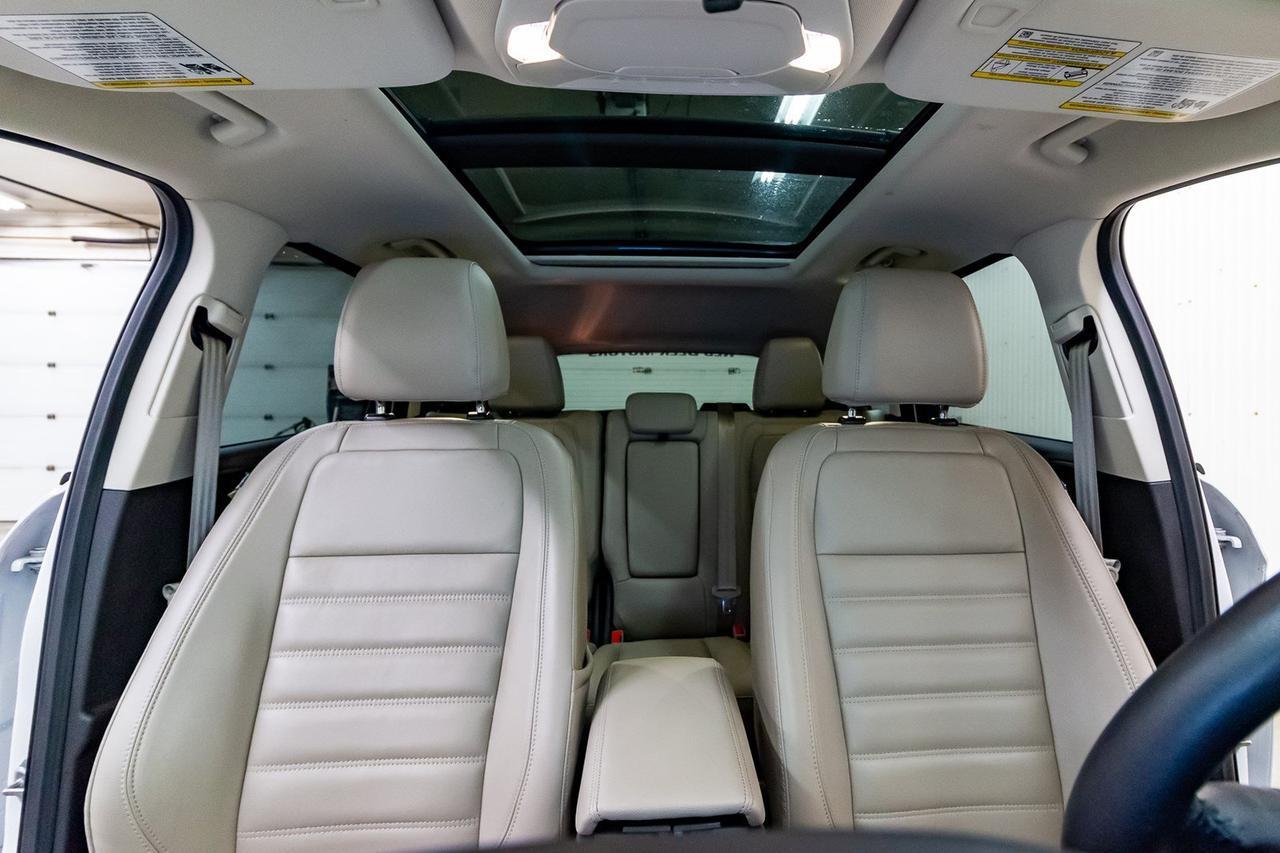 2017 Ford Escape AWD SE Leather Roof Nav Red Deer AB