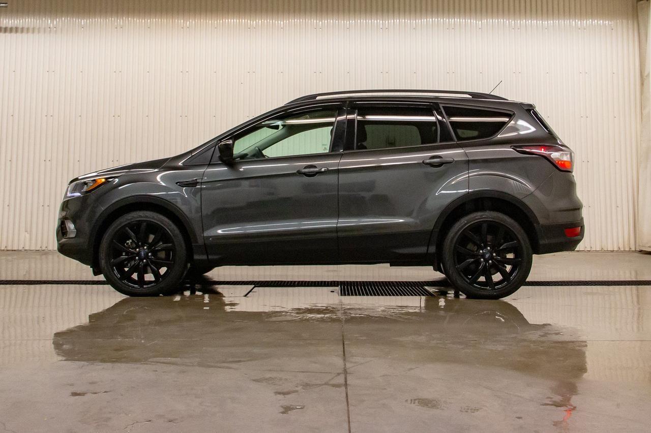 2017 Ford Escape AWD SE Nav Bcam Red Deer AB